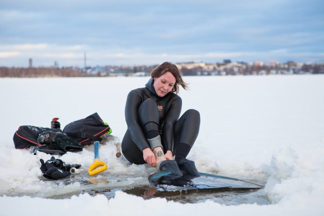 ice scuba diving