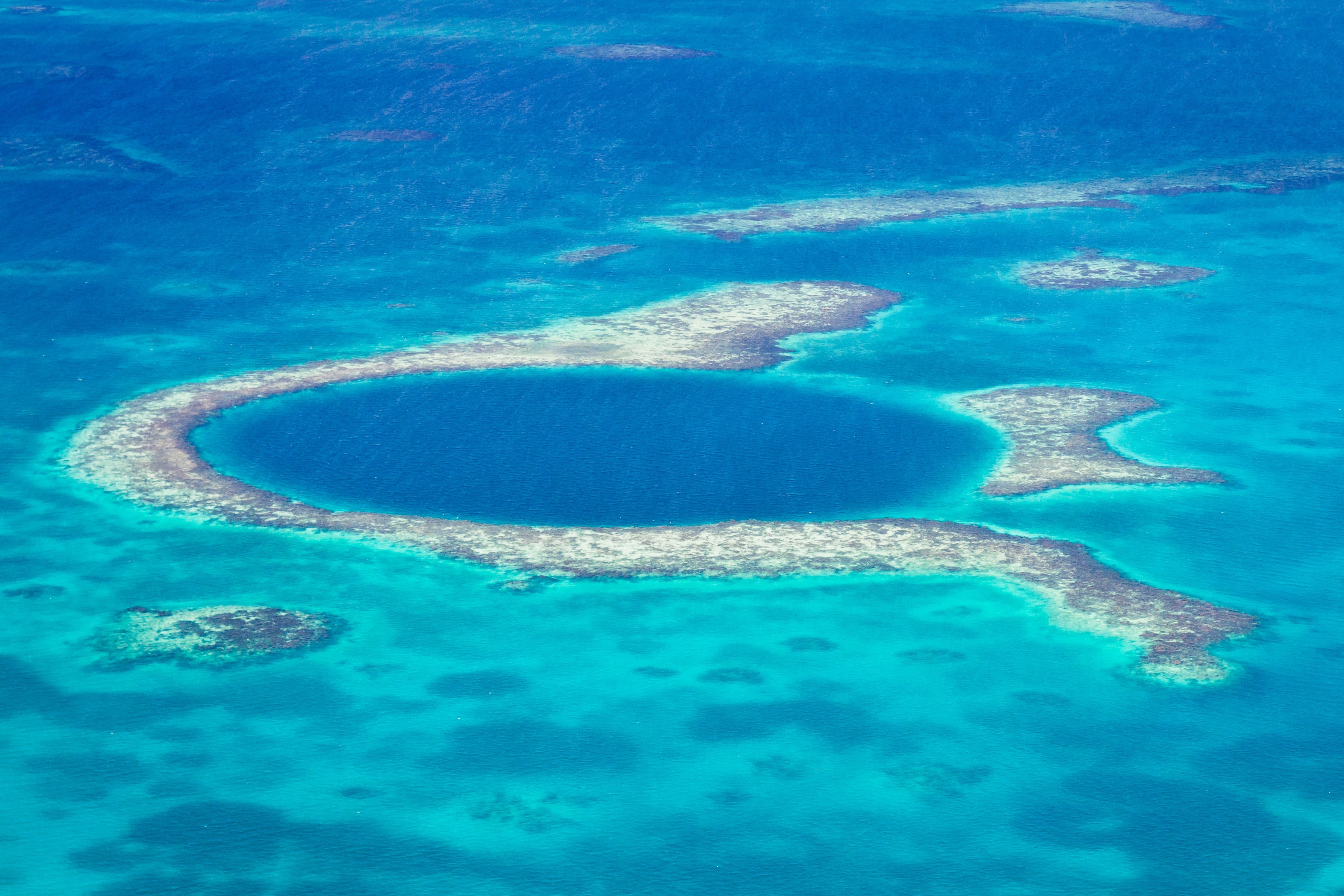 Discovery Channel To Broadcast From The Bottom Of Belize S