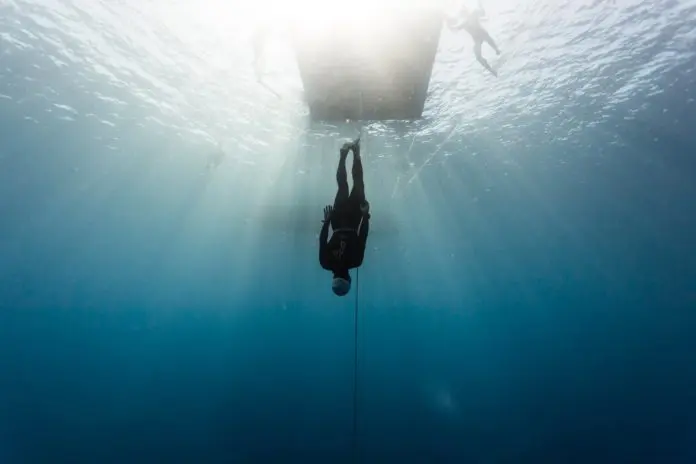 When equalization gets you down (but not to the depths you want) switch gears and master no fins like Ken Kiriyama (DEN).