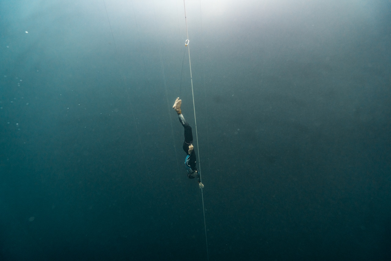 William into the greenish abyss (photo by Daan Verhoeven)