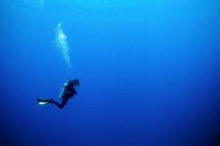 Going Deep Whilst Scuba Diving - DeeperBlue