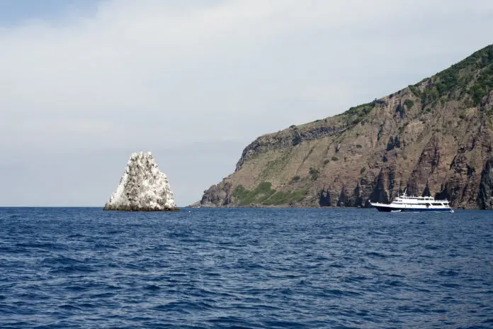 Saba the Unspoiled Queen of the Caribbean © Cees Timmers