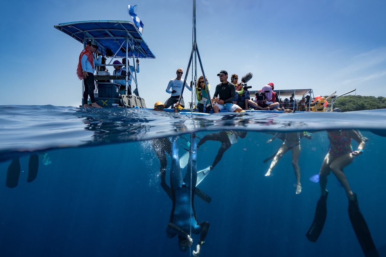 Adam Stern descending away from the surface menagerie (photo © Daan Verhoeven)