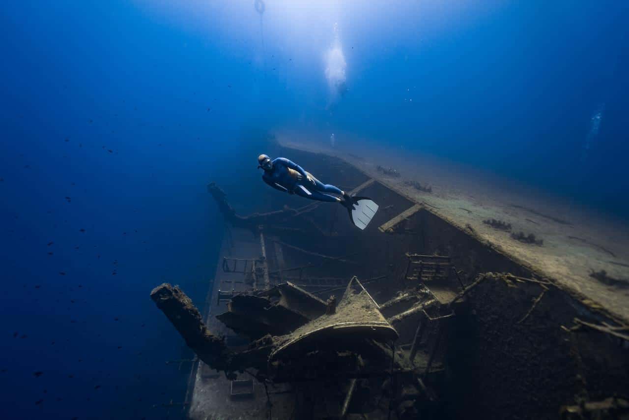 Exploring the Zenobia (photo by Daan Verhoeven)