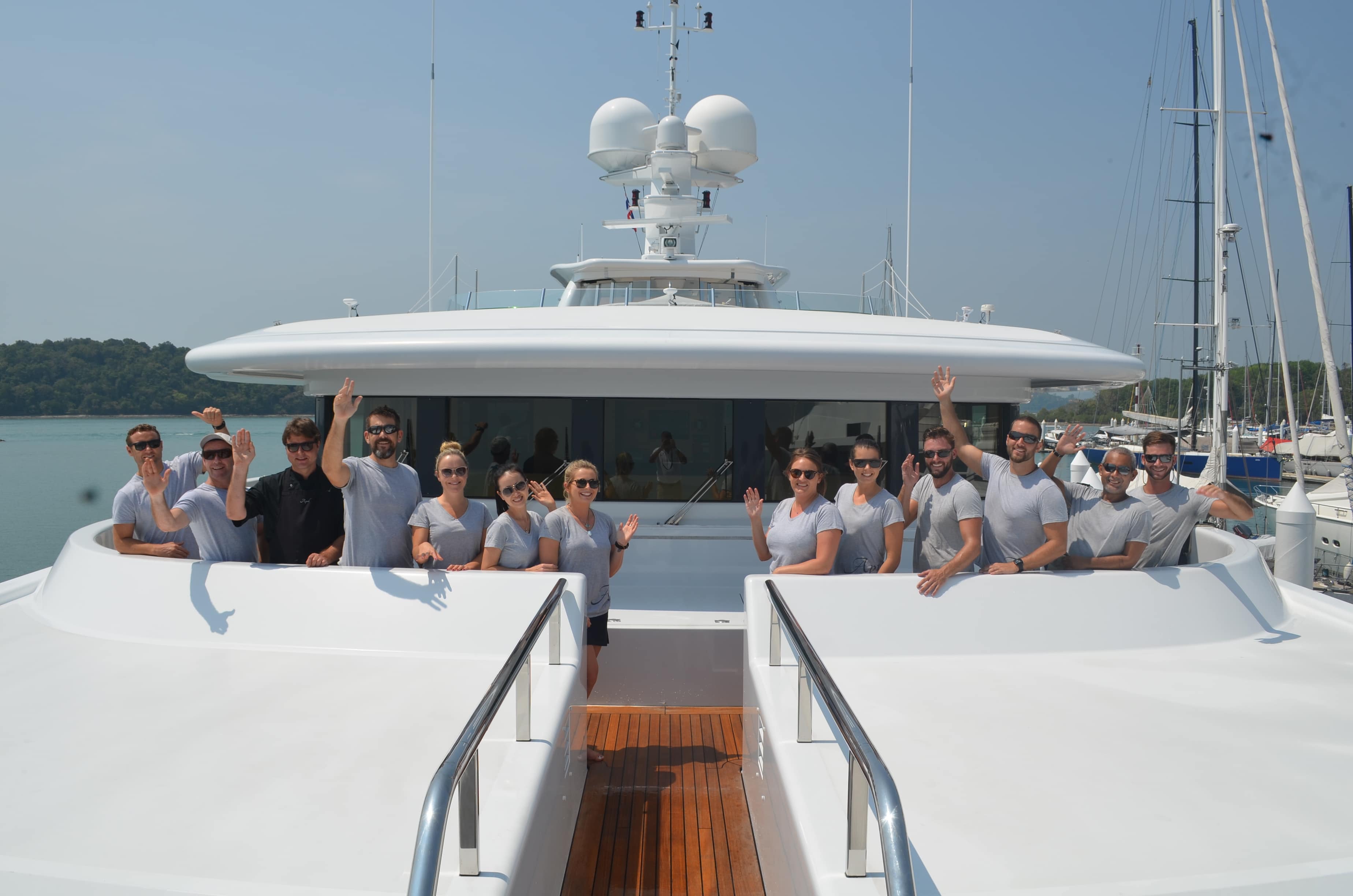 dive instructor jobs on yachts