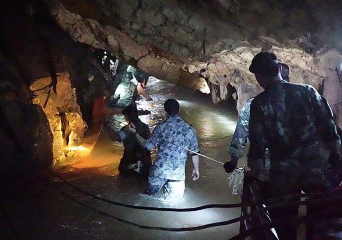 Thai Diver Dies While Delivering Supplies To Trapped Kids Thailand Military are involved in trying to rescue the boys