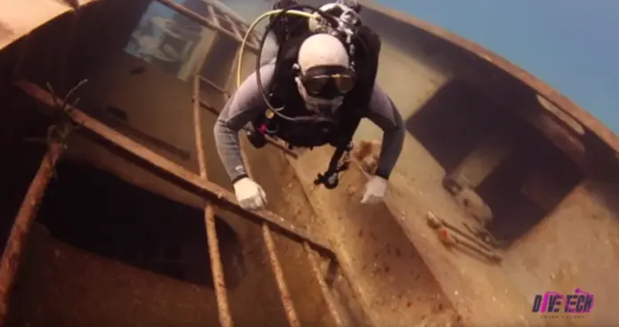 Former Sailor Returns To Dive His Old Ship