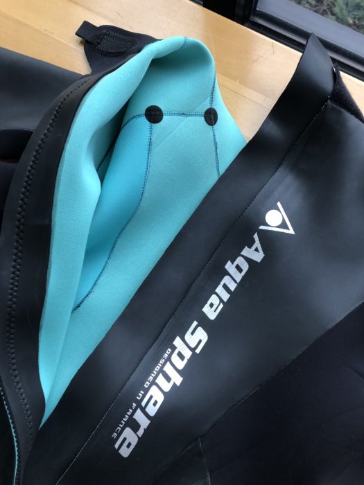 Nice quality back zipper, interior lining, and stitching