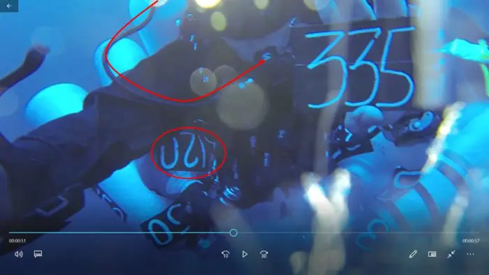 Even though Gabr is at 90 meters or close and should have switched to his first deco mix at 120 meters, he is still breathing from his back gas.