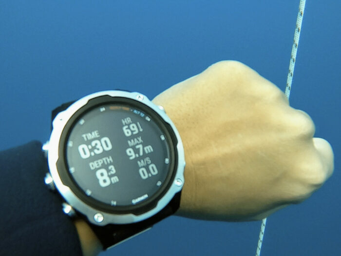 Garmin Descent Mk2 screen freediving dive computer.