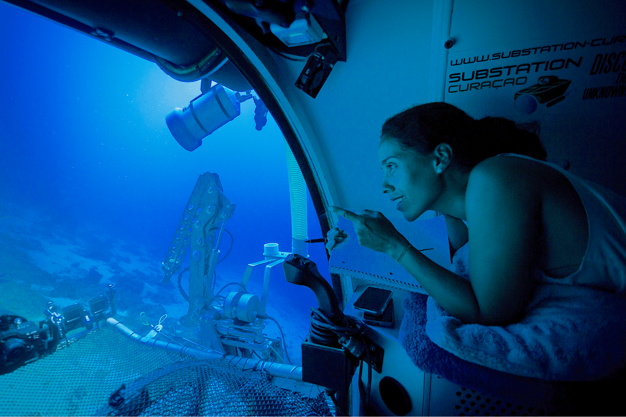 Women That Dive: Alejandra Hernandez - DeeperBlue.com - Vimarsana News