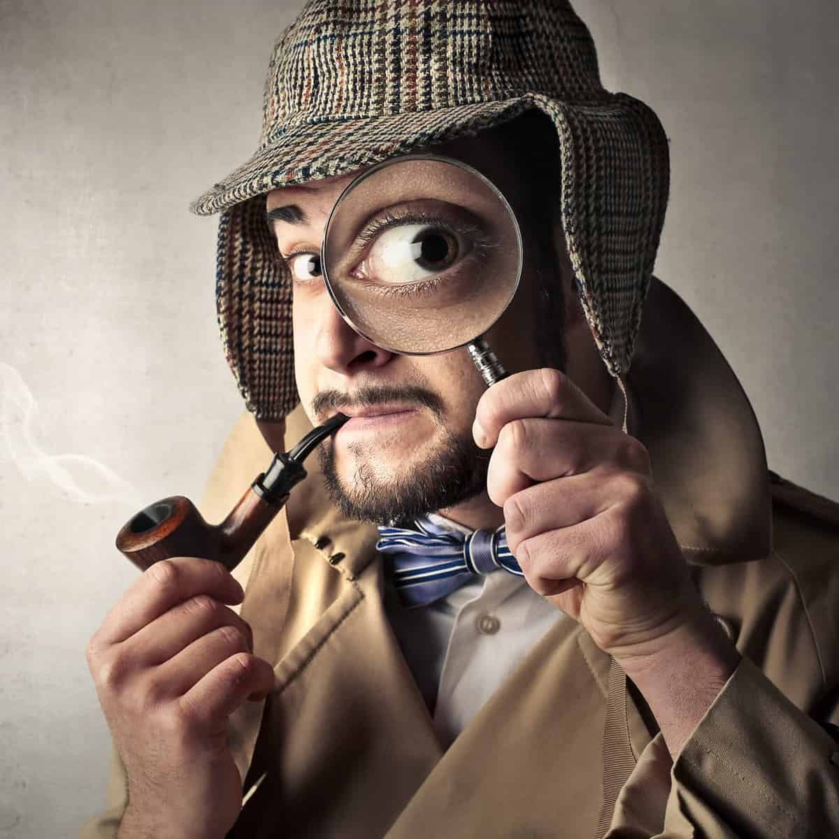 Retro dressed detective Retro dressed detective