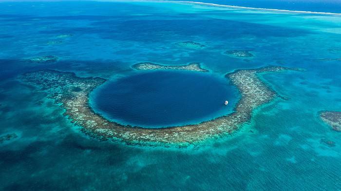 Belize: The Secret Of Underwater Magic - DeeperBlue.com - Vimarsana News