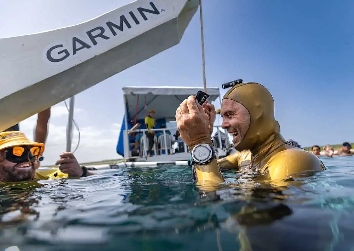 Vertical Blue 2023 Day 3: Alexey Molchanov Nabs His 31st Freediving World  Record - DeeperBlue.com