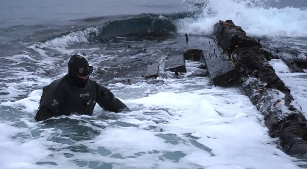 Canadian Community Is Fundraising To Rescue A Recent Shipwreck (Image credit: Neil Burgess via Facebook)