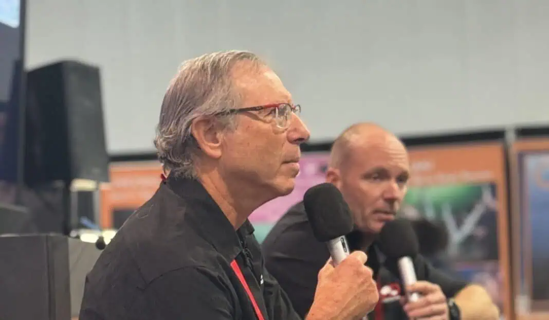 Former UTD CEO Jeff Seckendorf and Training Director (now Co-Managing Director) Ben Boss giving a talk at DEMA.