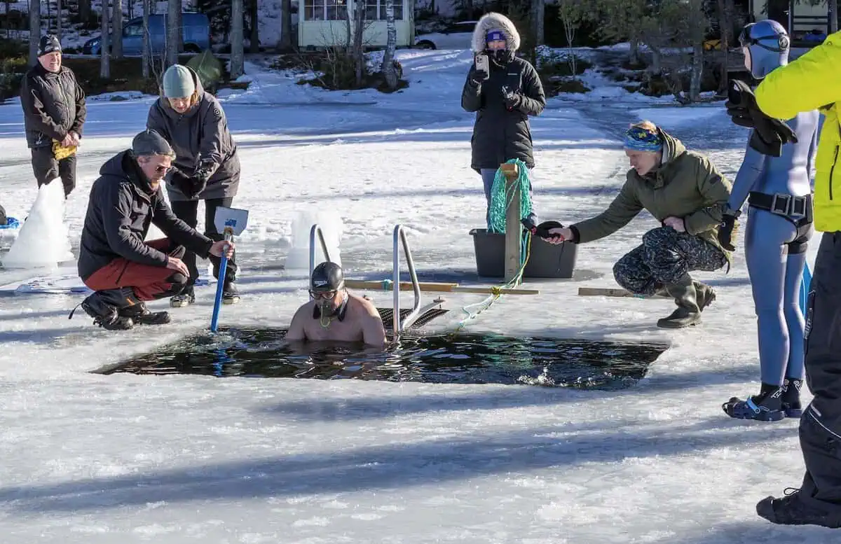 Olavi Paananen Breaks No-Fins, Under-Ice World Record (Image credit: Pentti Leinonen)