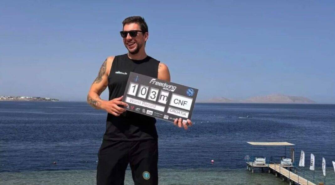 Petar Klovar breaks no-fins record (Image credit: Freediving World)