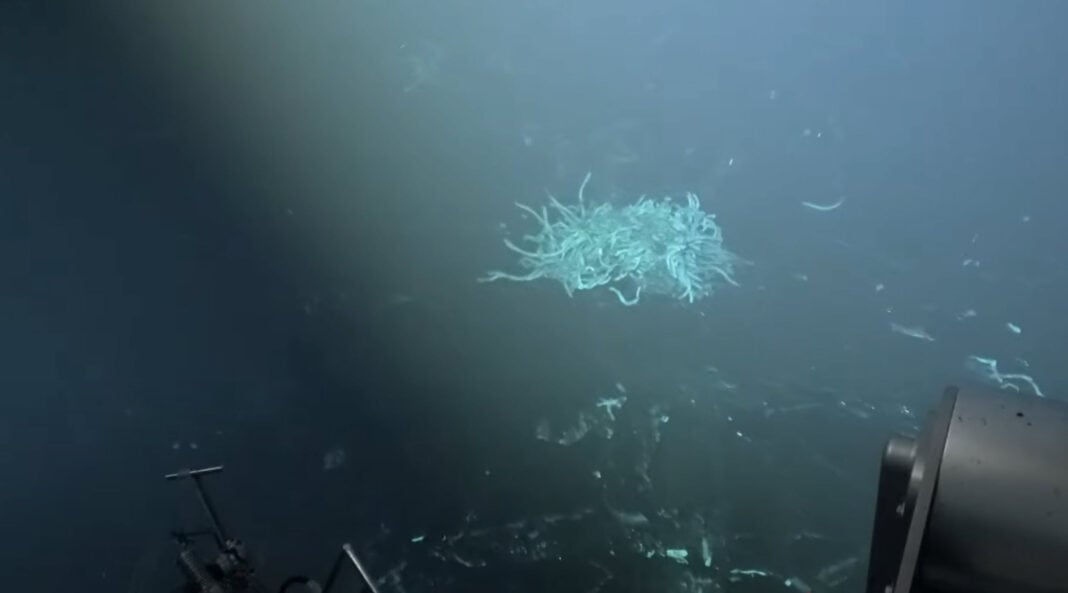 Alvin captures underwater volcanic eruption