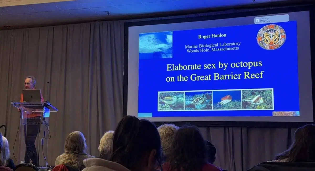 Biologist Roger Hanlon talks about Octopus Sex at the Boston Sea Rovers' annual symposium